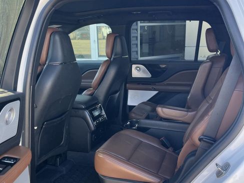 Used 2021 Lincoln Aviator Reserve w/ Equipment Group 210A image 10