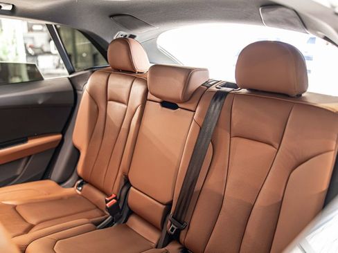 Used 2020 Audi Q8 Premium Plus w/ Premium Plus Package image 32