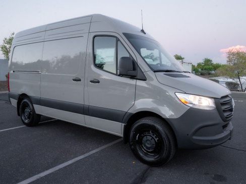 Used 2026 Mercedes-Benz Sprinter 2500 image 4