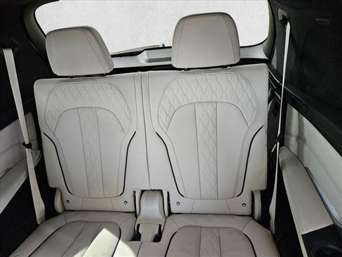 Used 2020 BMW X7 M50i AWD/4WD image 14