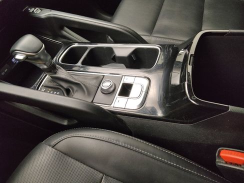 Used 2021 Kia Telluride S FWD image 26