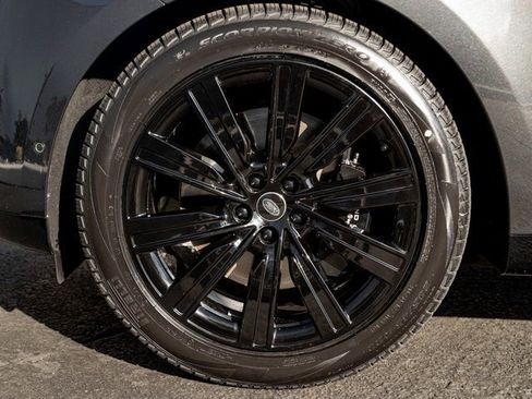 Used 2025 Land Rover Range Rover Autobiography image 11