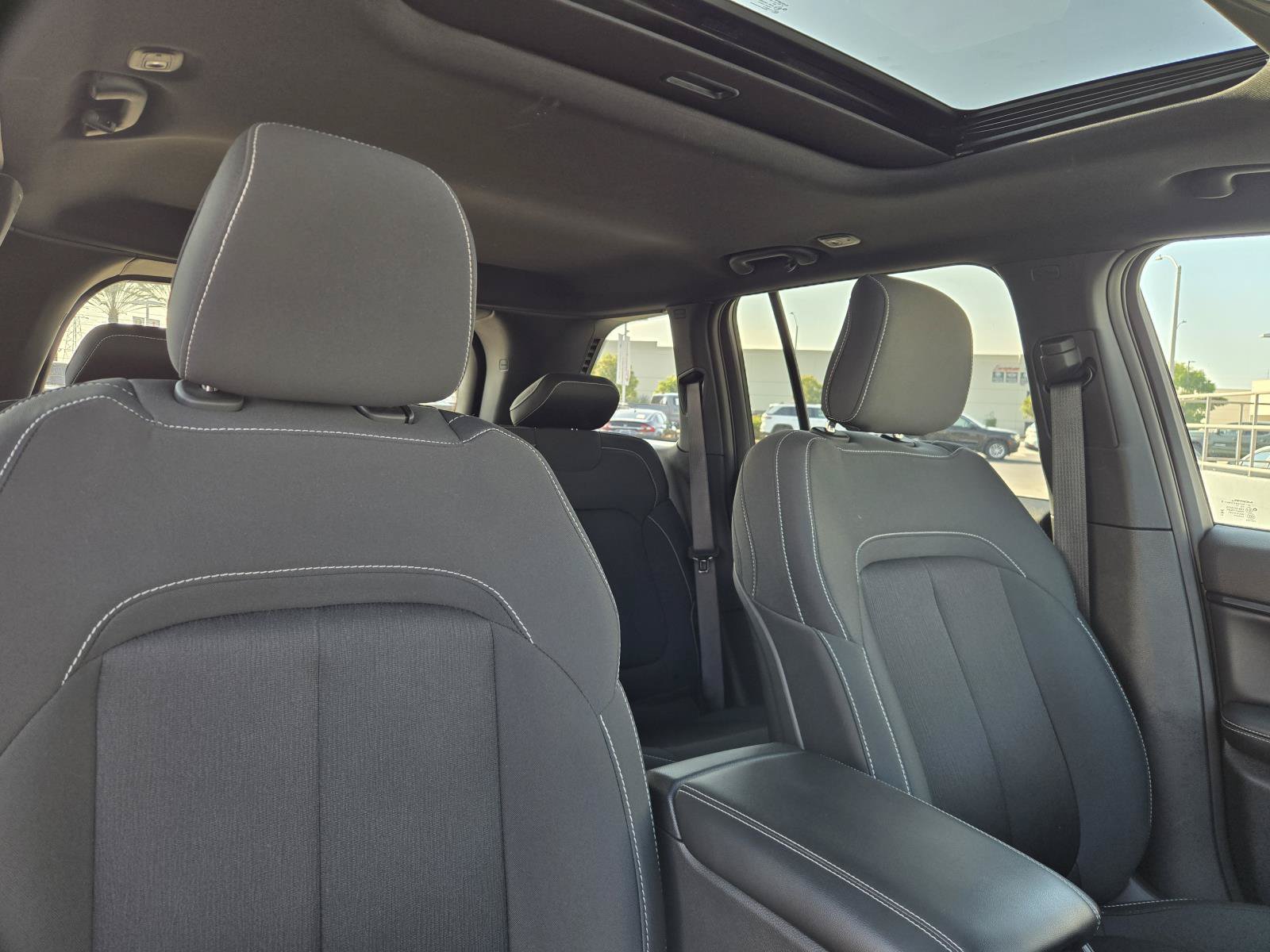 Certified 2025 Jeep Grand Cherokee Laredo X RWD image 32