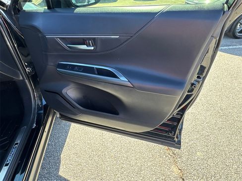 Used 2021 Toyota Venza XLE w/ Softex Package image 14