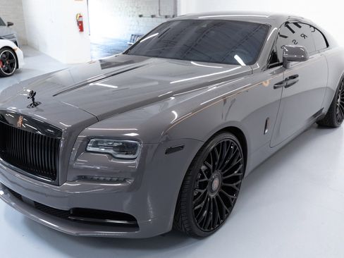 Used 2018 Rolls-Royce Wraith RWD image 2