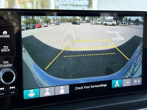 Certified 2025 Honda Pilot Touring image 18