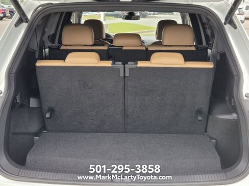 Used 2024 Volkswagen Tiguan SE FWD image 13