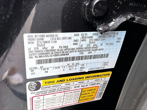Used 2025 Lincoln Navigator Reserve AWD/4WD image 21