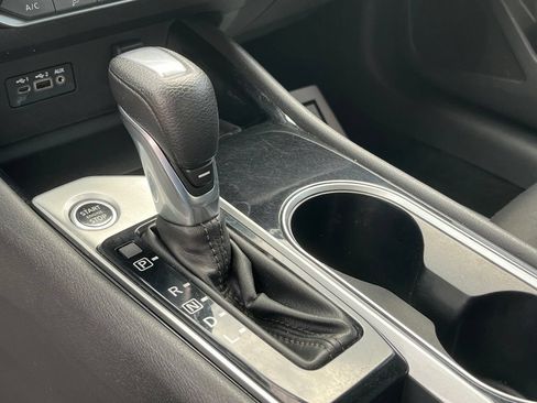 Used 2024 Nissan Altima 2.5 SV FWD image 23