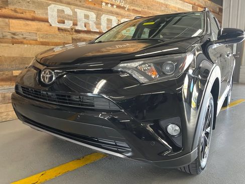 Used 2018 Toyota RAV4 Adventure AWD/4WD image 9
