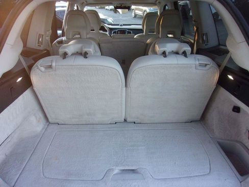 Used 2016 Volvo XC90 T6 Momentum w/ Momentum Plus Package AWD/4WD image 10