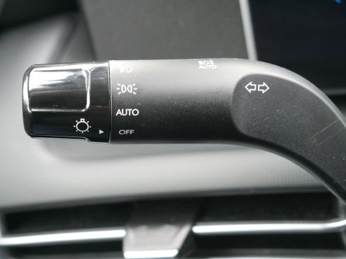 Used 2025 Hyundai Santa Cruz SE image 24