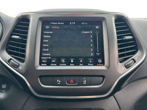 Used 2021 Jeep Cherokee Trailhawk w/ Sun, Sound & Nav Group AWD/4WD image 25