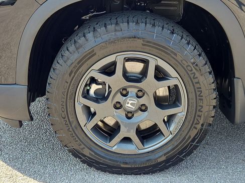 Used 2025 Honda Pilot TrailSport image 7