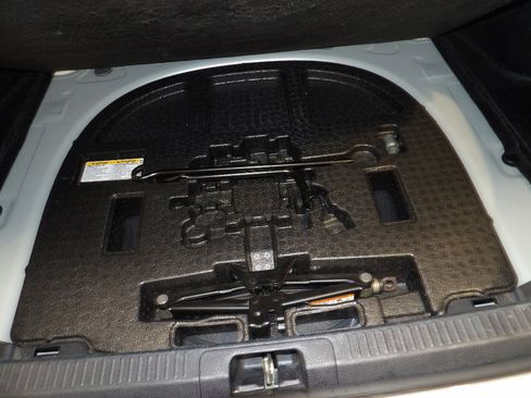 Used 2024 Toyota Camry SE image 19