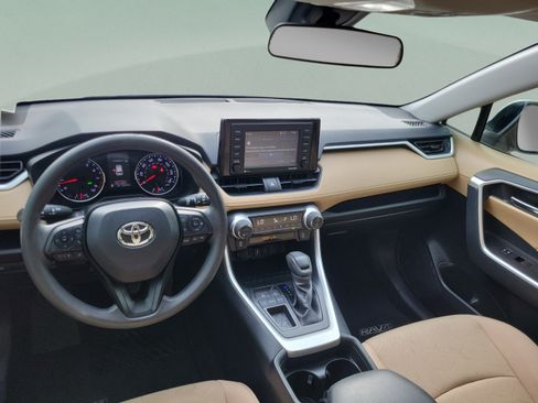 Used 2021 Toyota RAV4 XLE w/ Convenience Package FWD image 21
