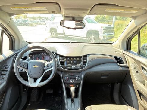 Used 2018 Chevrolet Trax LT w/ Driver Confidence Package AWD/4WD image 13