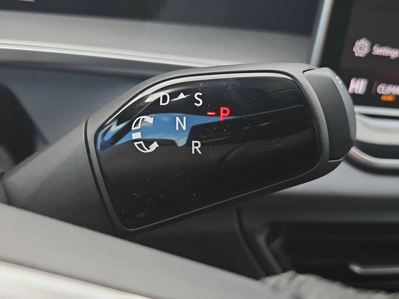 New 2026 Volkswagen Tiguan SE R-Line FWD image 17