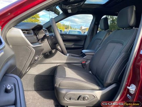 New 2025 Jeep Grand Cherokee Laredo X w/ Luxury Tech Group I image 25