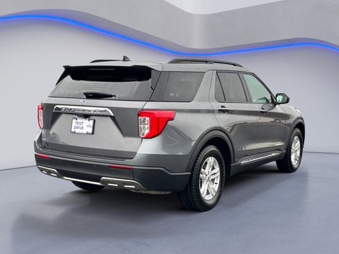 Used 2023 Ford Explorer XLT w/ Equipment Group 202A image 9
