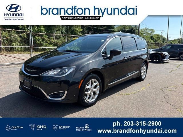 Used 2020 Chrysler Pacifica Touring-L FWD image 3