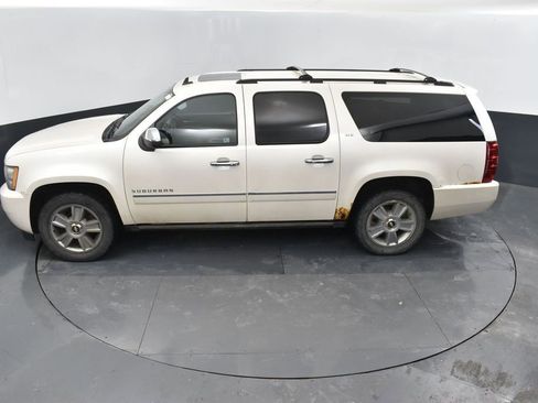 Used 2010 Chevrolet Suburban LTZ image 44
