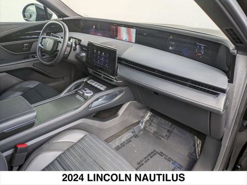 Used 2024 Lincoln Nautilus Reserve w/ Jet Appearance Package (87T) image 29