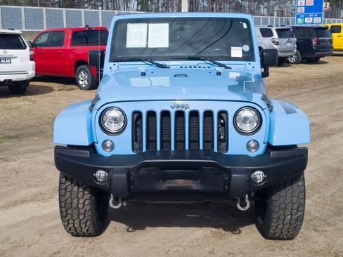 Used 2017 Jeep Wrangler Unlimited Sahara image 2