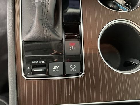 Used 2021 Toyota Sienna XLE image 15