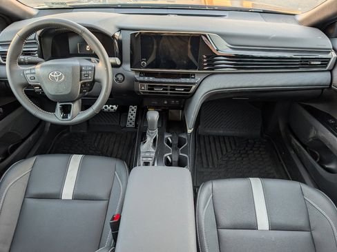 Used 2026 Toyota Camry SE w/ Convenience Package image 4