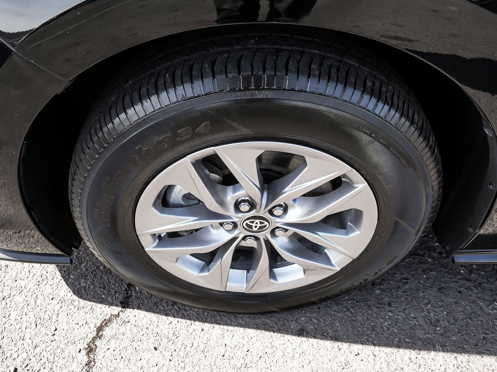 Used 2025 Toyota Sienna XLE FWD image 10