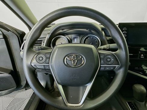 Used 2022 Toyota Camry LE image 13