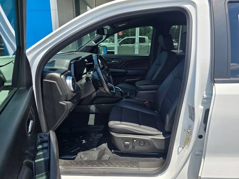 Used 2024 Chevrolet Colorado LT w/ LT Convenience Package III RWD image 9
