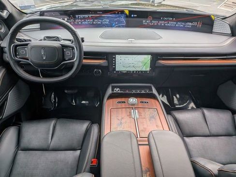 New 2026 Lincoln Navigator L Black Label AWD/4WD image 14