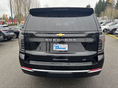 Certified 2025 Chevrolet Suburban LT w/ Comfort Package image 6