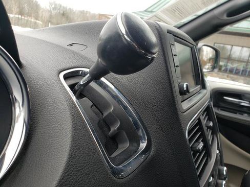 Used 2018 Dodge Grand Caravan SXT image 20