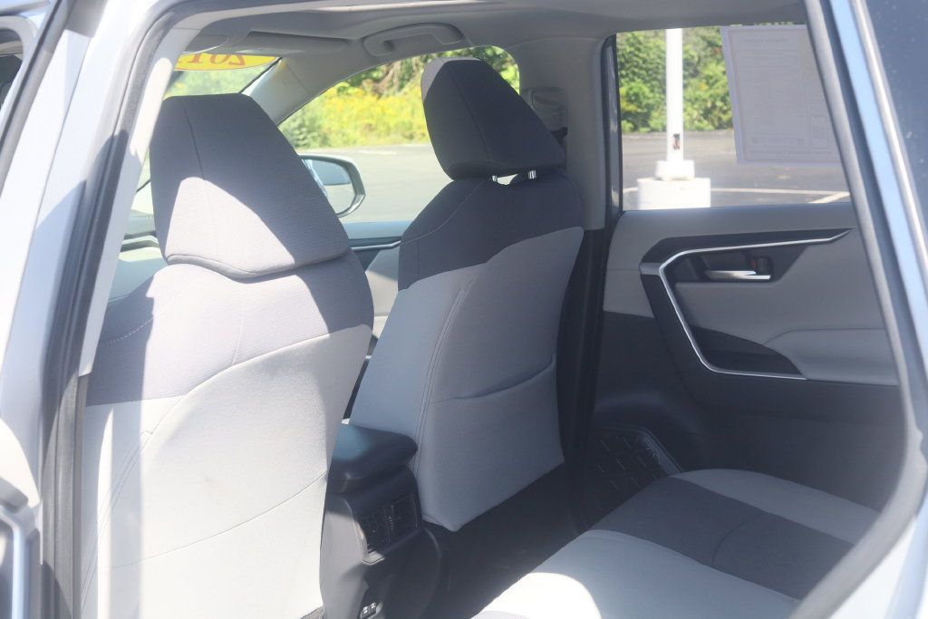 Certified 2019 Toyota RAV4 XLE AWD/4WD image 24