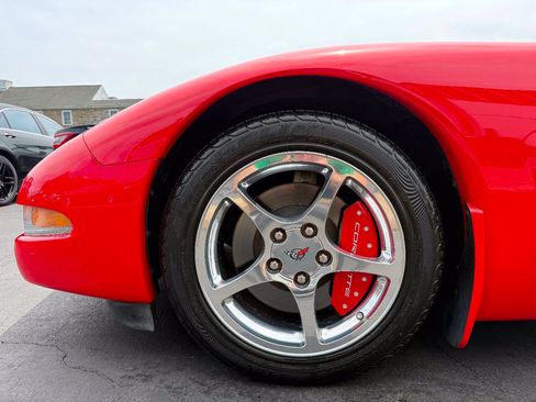 Used 2003 Chevrolet Corvette Coupe w/ Preferred Equipment Group RWD image 38