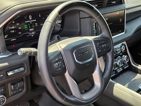 Used 2024 GMC Yukon XL Denali w/ Advanced Technology Package AWD/4WD image 20