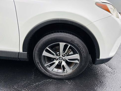 Used 2018 Toyota RAV4 XLE image 2