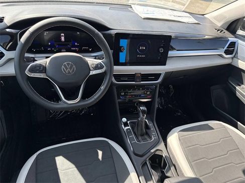 New 2025 Volkswagen Taos SE image 8