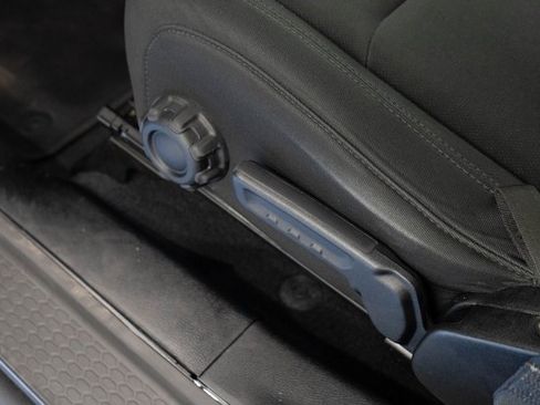 Used 2020 Jeep Gladiator Sport image 15