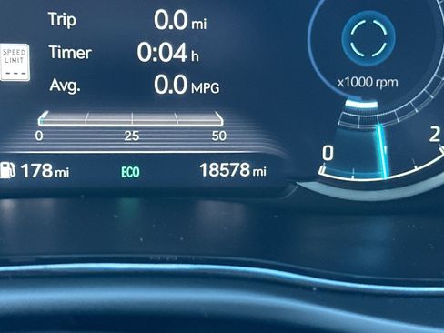 Used 2023 Genesis GV70 2.5T w/ Advanced Package image 27