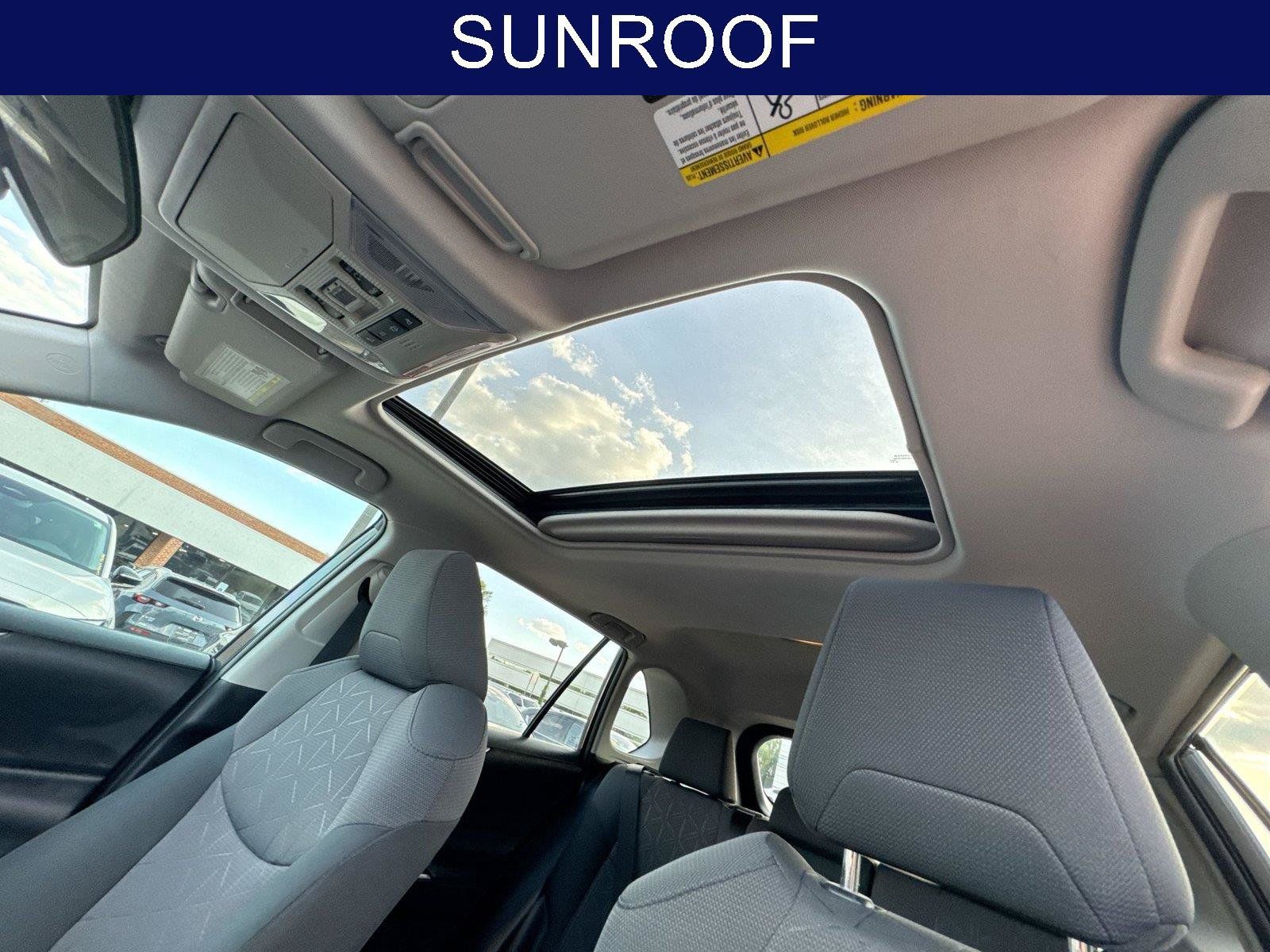 Used 2019 Toyota RAV4 XLE w/ Convenience Package FWD image 14
