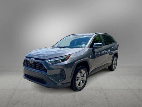 Used 2025 Toyota RAV4 XLE AWD/4WD image 1