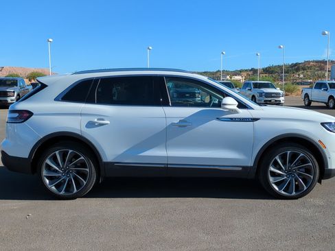 Used 2023 Lincoln Nautilus Reserve w/ Equipment Group 201A AWD/4WD image 2