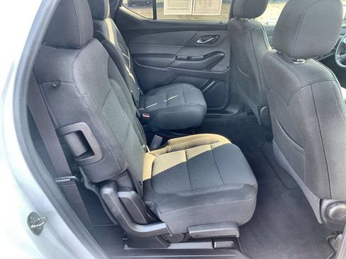 Certified 2023 Chevrolet Traverse LT FWD image 25