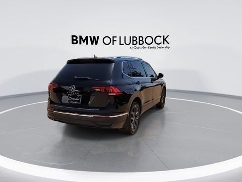 Used 2022 Volkswagen Tiguan SE FWD image 8