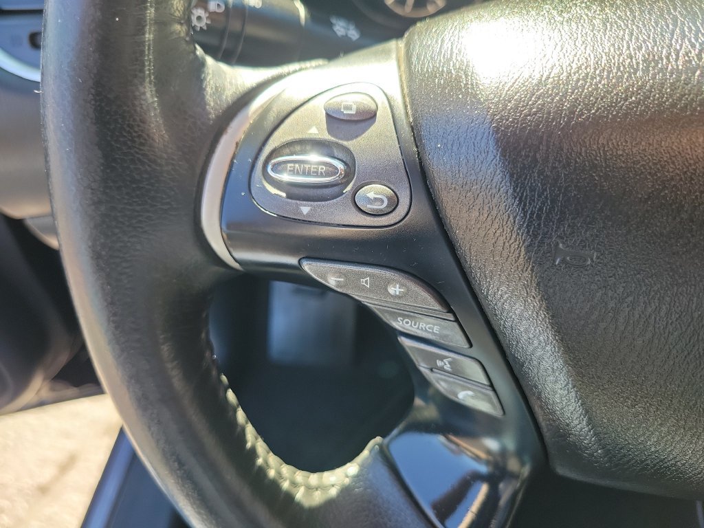 Used 2017 Nissan Pathfinder SL AWD/4WD image 28