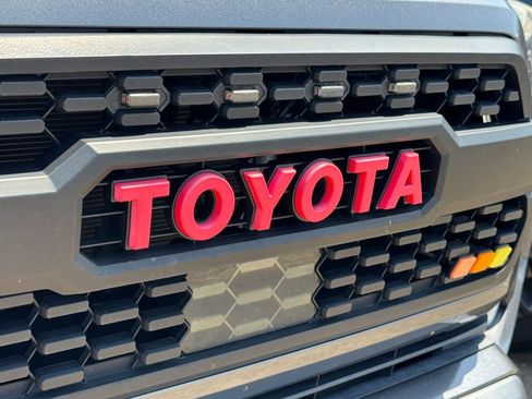 Used 2020 Toyota Tacoma SR5 RWD image 5